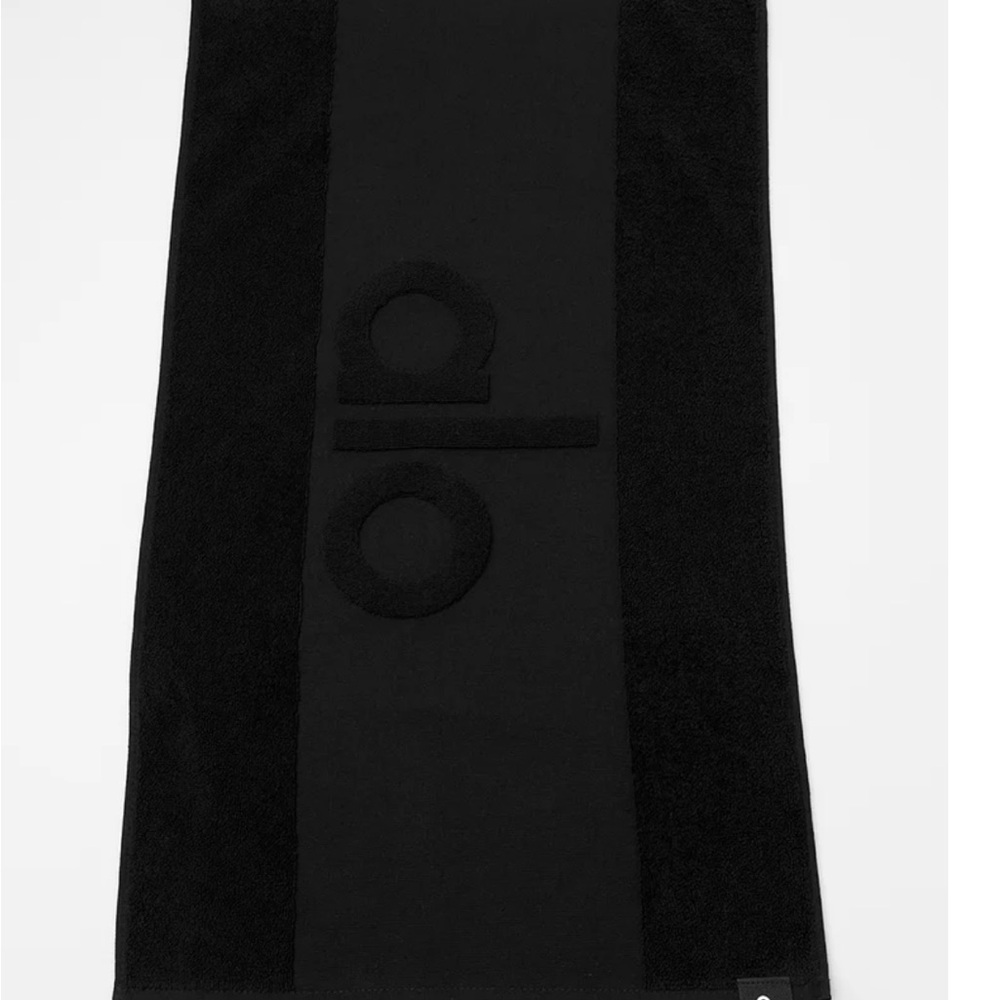 Alo Keep It Cool Gym Towel